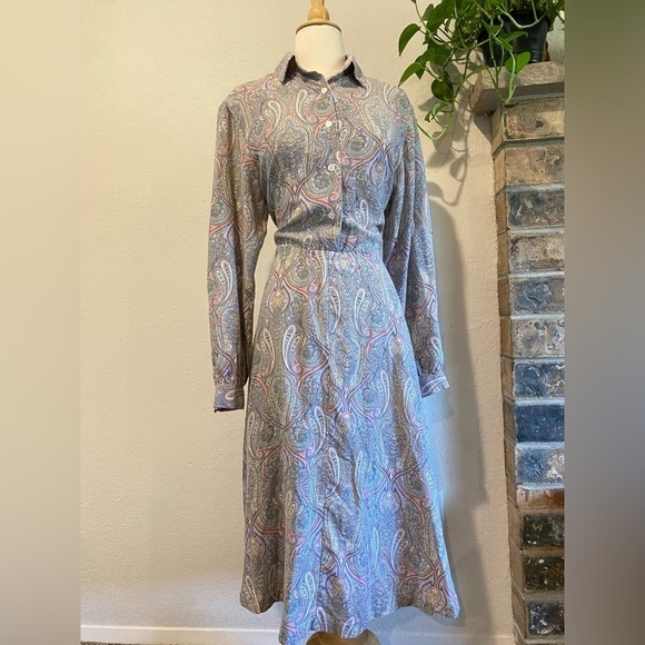 Vintage 70s - 80s Bedford Fair paisley button front dress - collared long sleeve - Picture 10 of 16